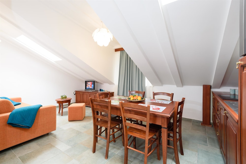 VILLA MERI 18/24