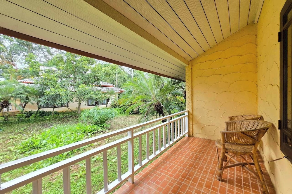 POONYAMANTRA RESORT 43/75