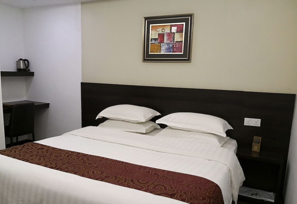 J SUITES HOTEL 20/47