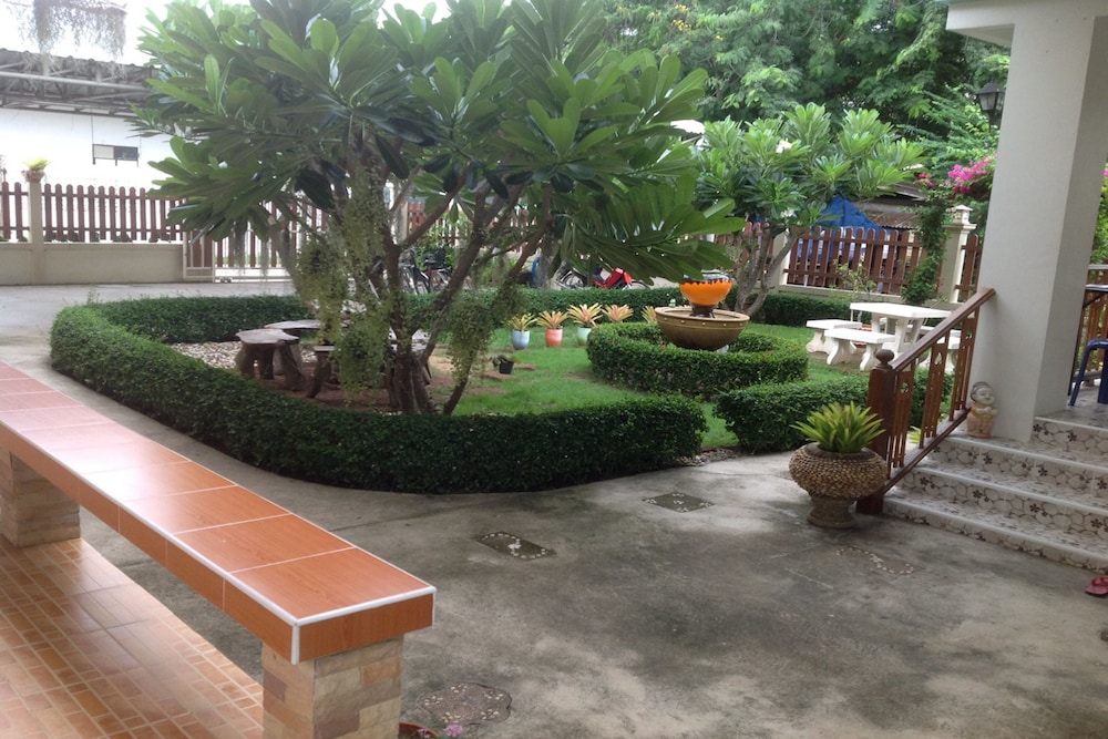 2N Guesthouse 37/42