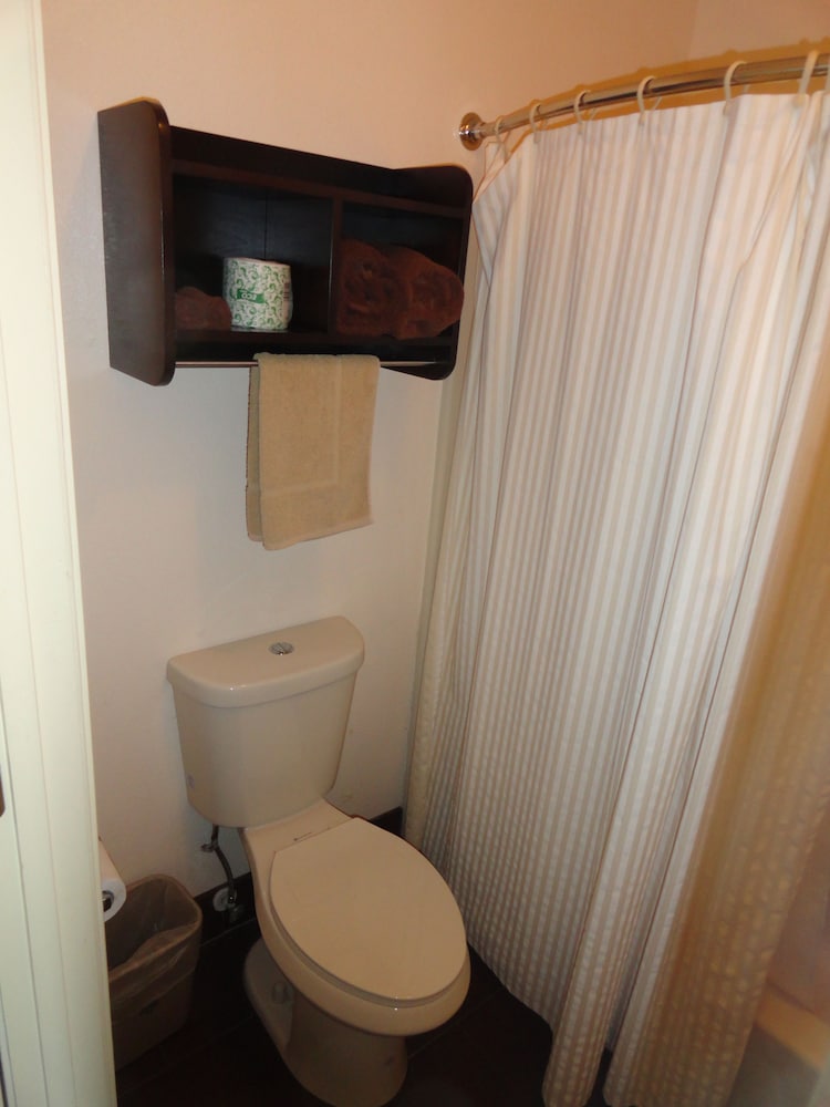 Americas Best Value Inn Brownsville 15/35