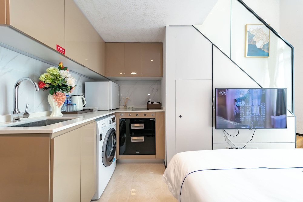 Huaqiang North Executive Apartment 13/20