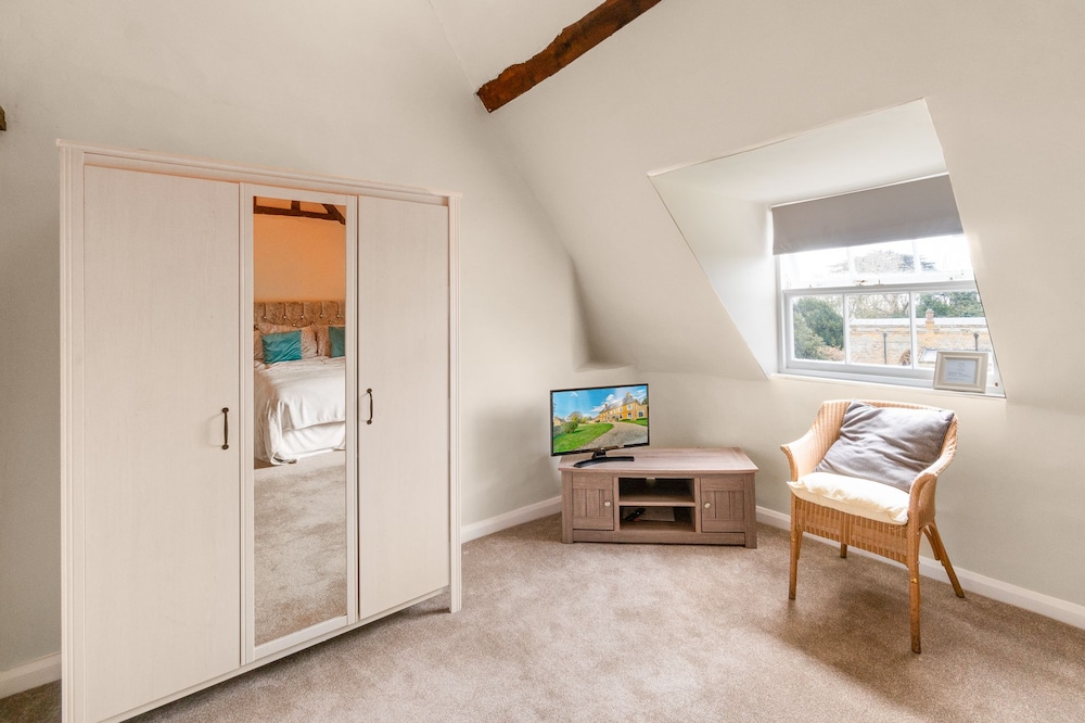Ecton House 27/42