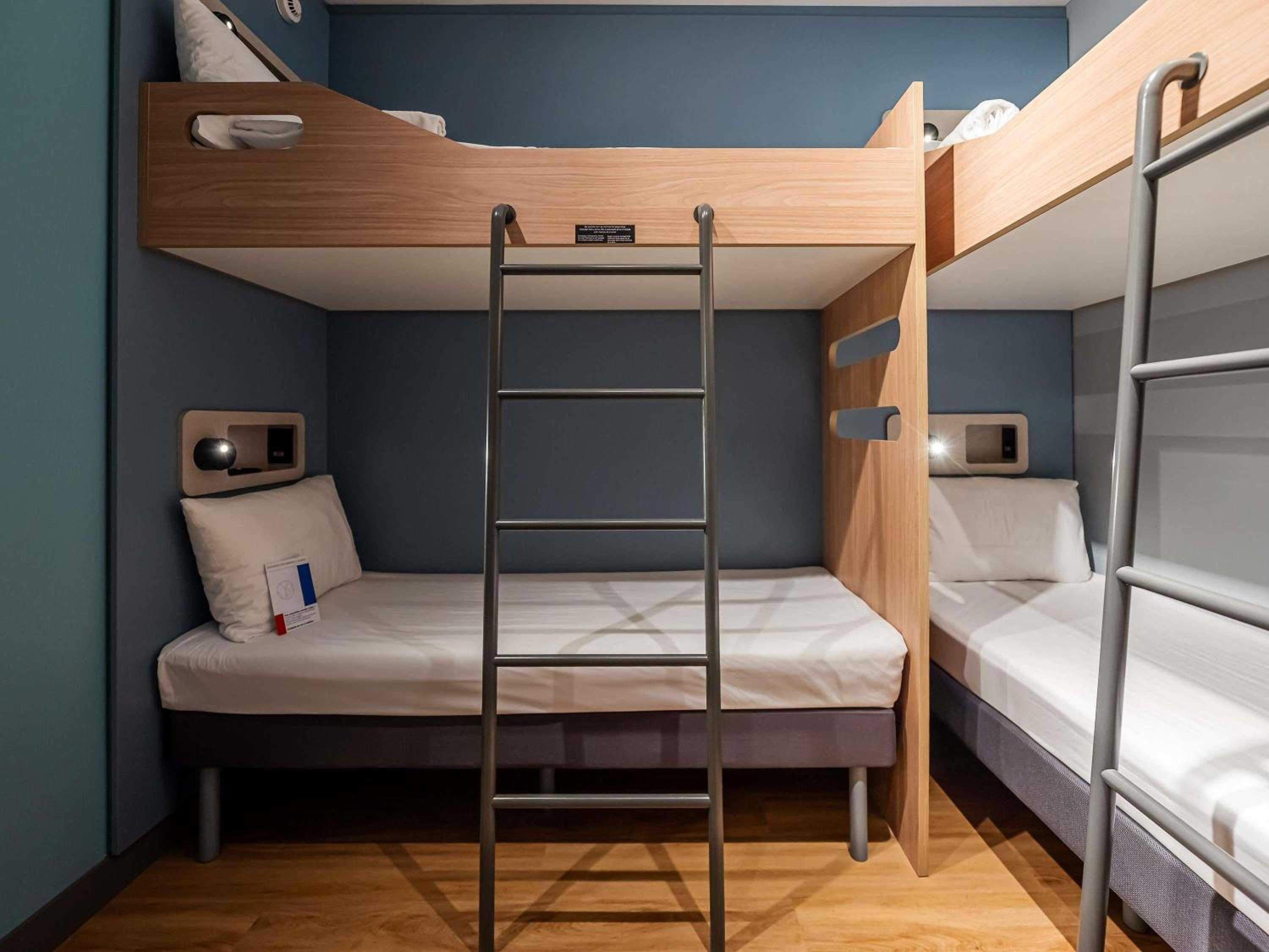 Standard, 2 Bunk Beds