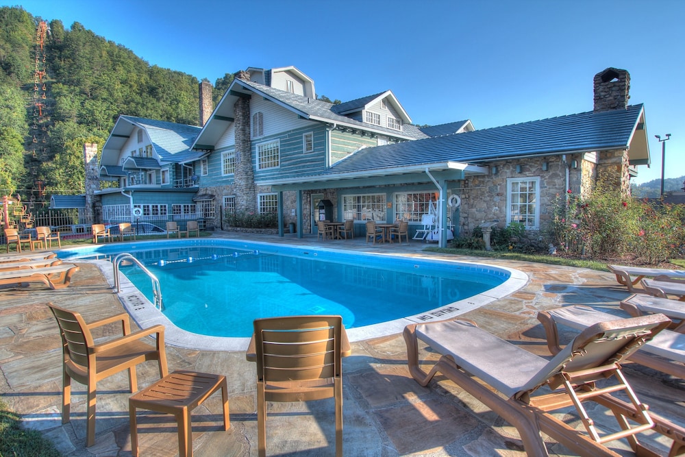 The Historic Gatlinburg Inn 6/66