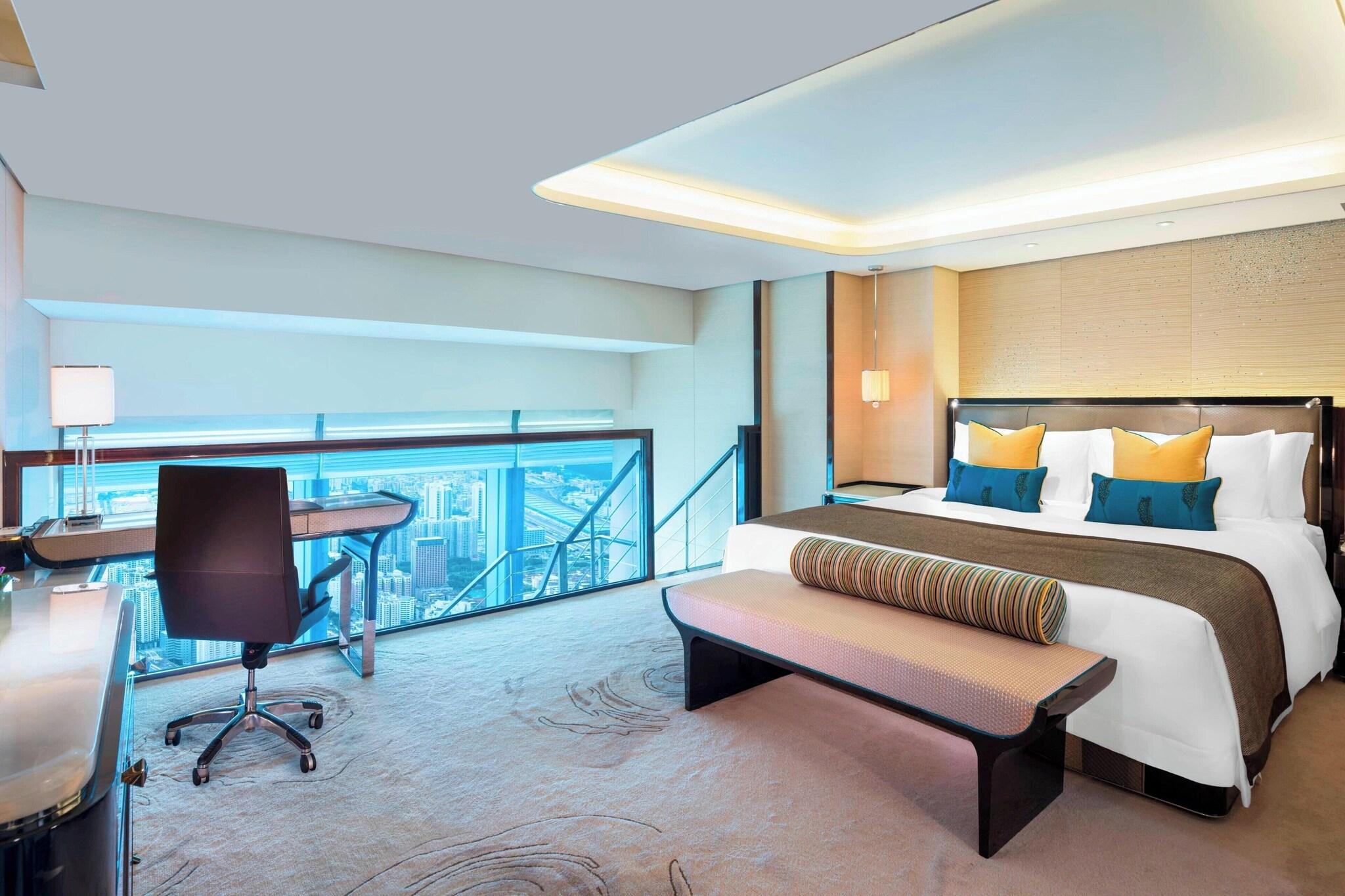 Suite, City View