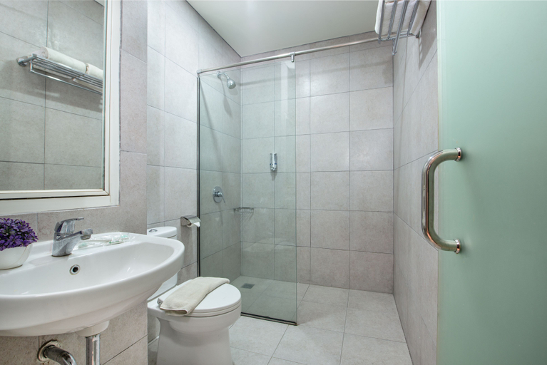 Superior, Life Hotel Soekarno Hatta Makassar 3/3
