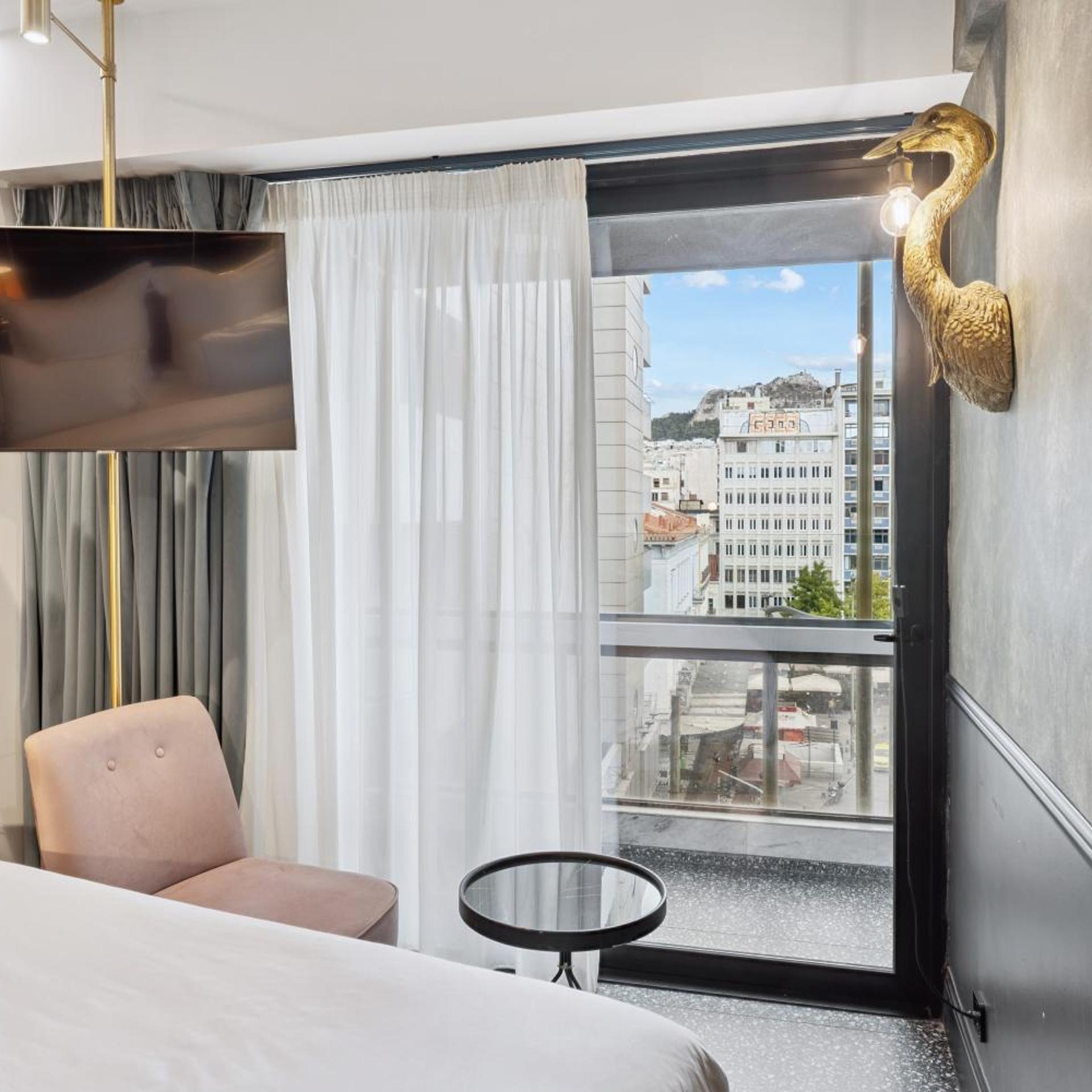Savvy, King Bed, City View, Balcony