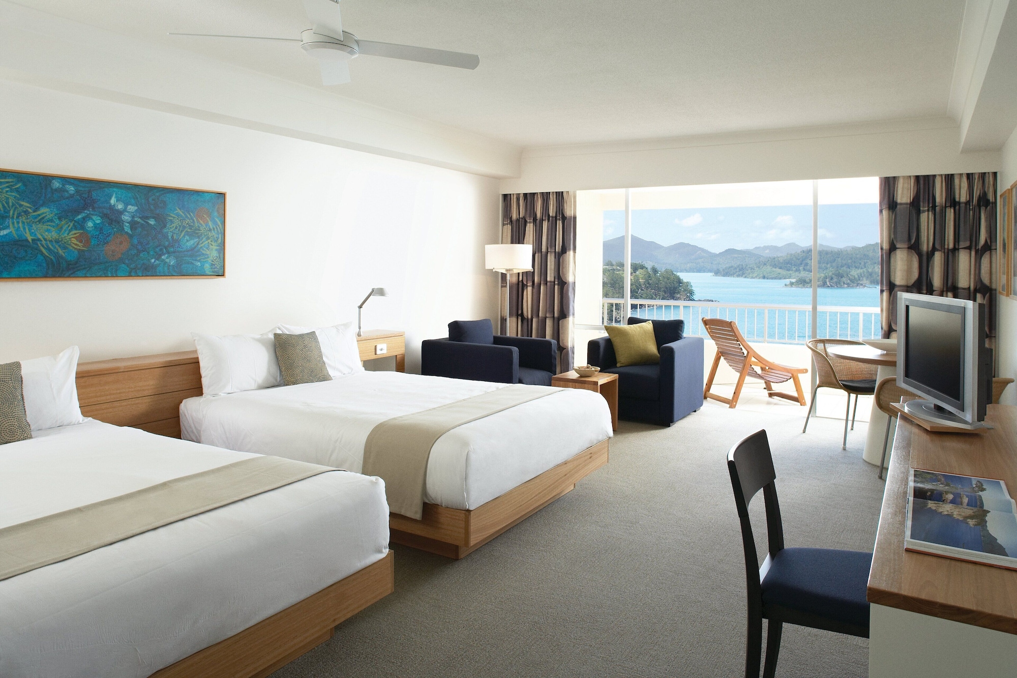 Reef, Family, 2 Queen and Twin Beds