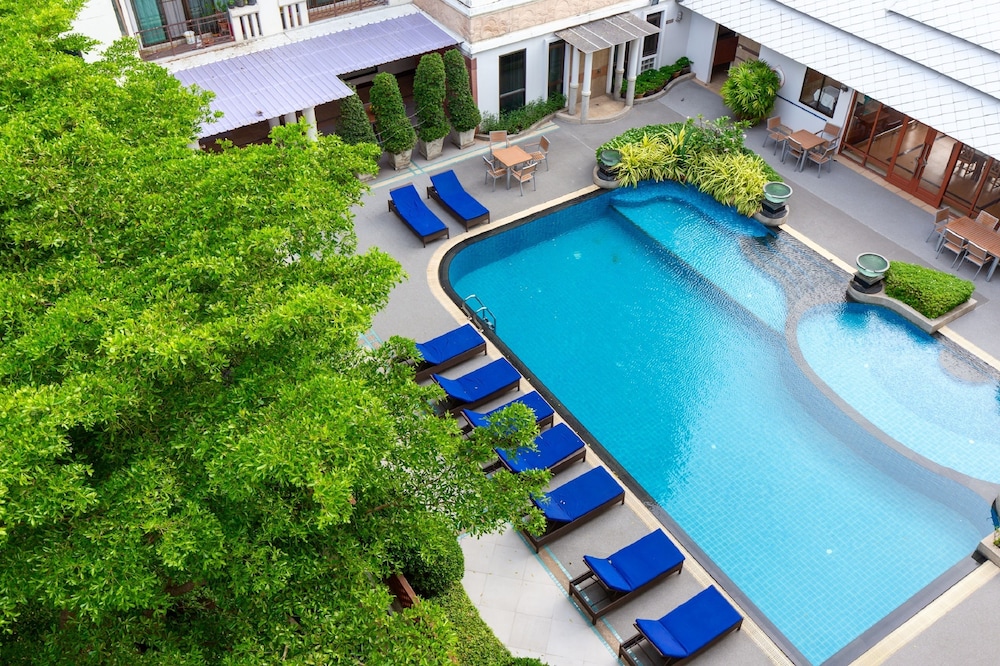 Lasalle Suites Spa 67/74