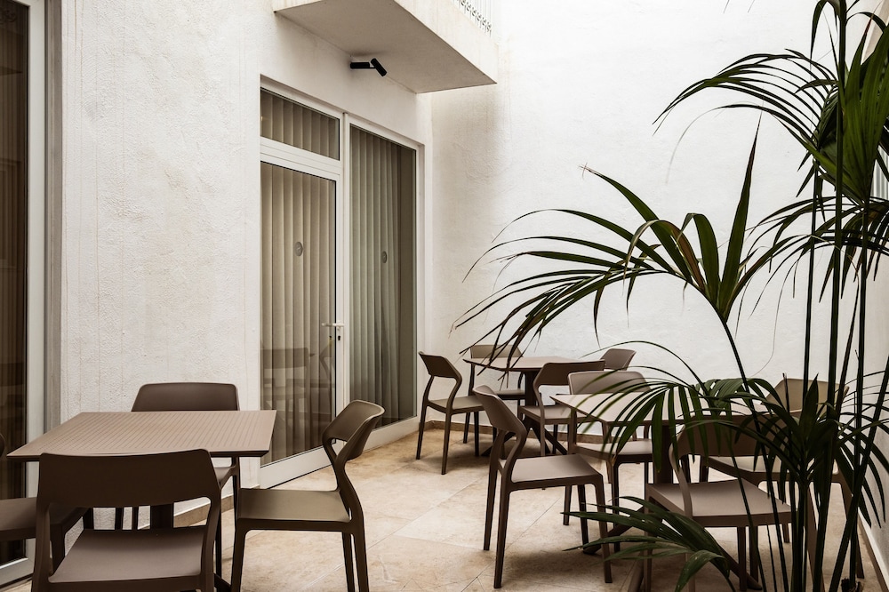 The Segond hotel 39/50