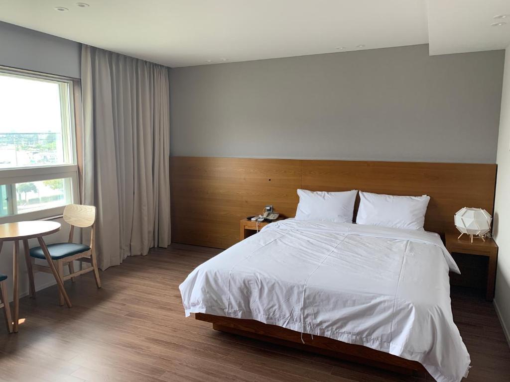Deluxe, Double Bed, Sea View