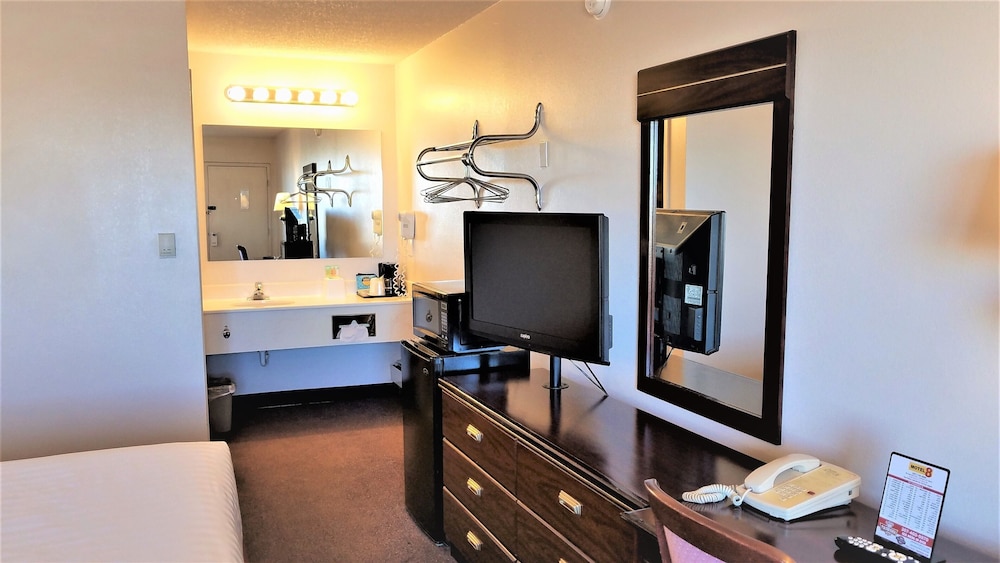 Motel 8 Laramie 20/27