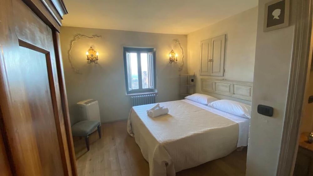 شقة رومانسية بسريرين كينج، Hotel Villa Sermolli 5/5