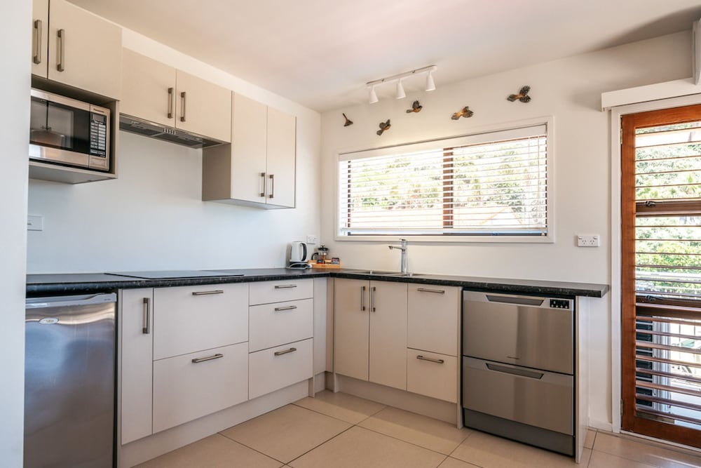 ONETANGI BEACH APARTMENTS 5/69