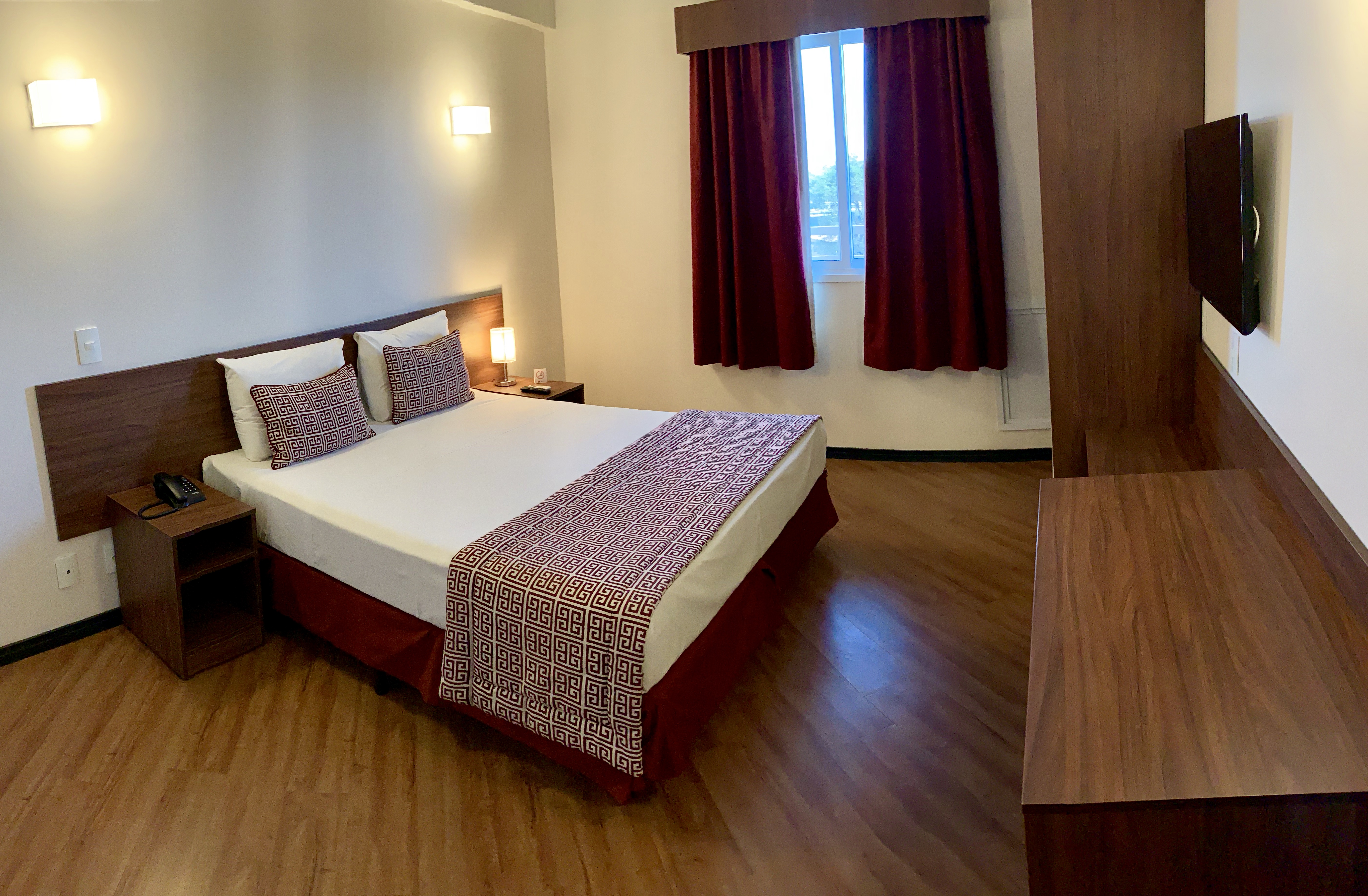 Deluxe, Double Bed