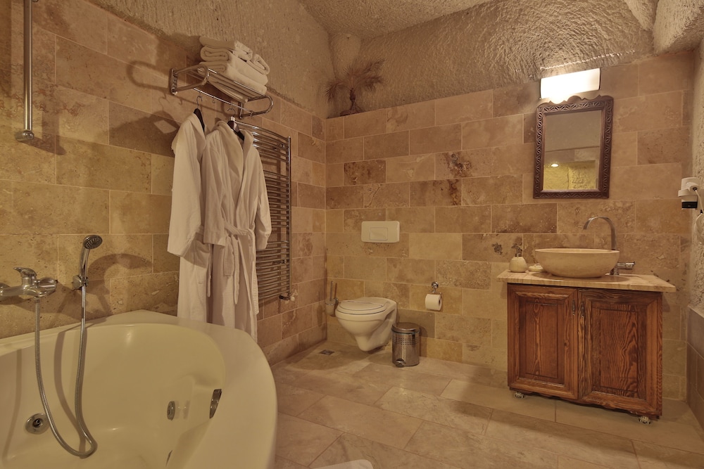 Village Cave House Hotel 25/27