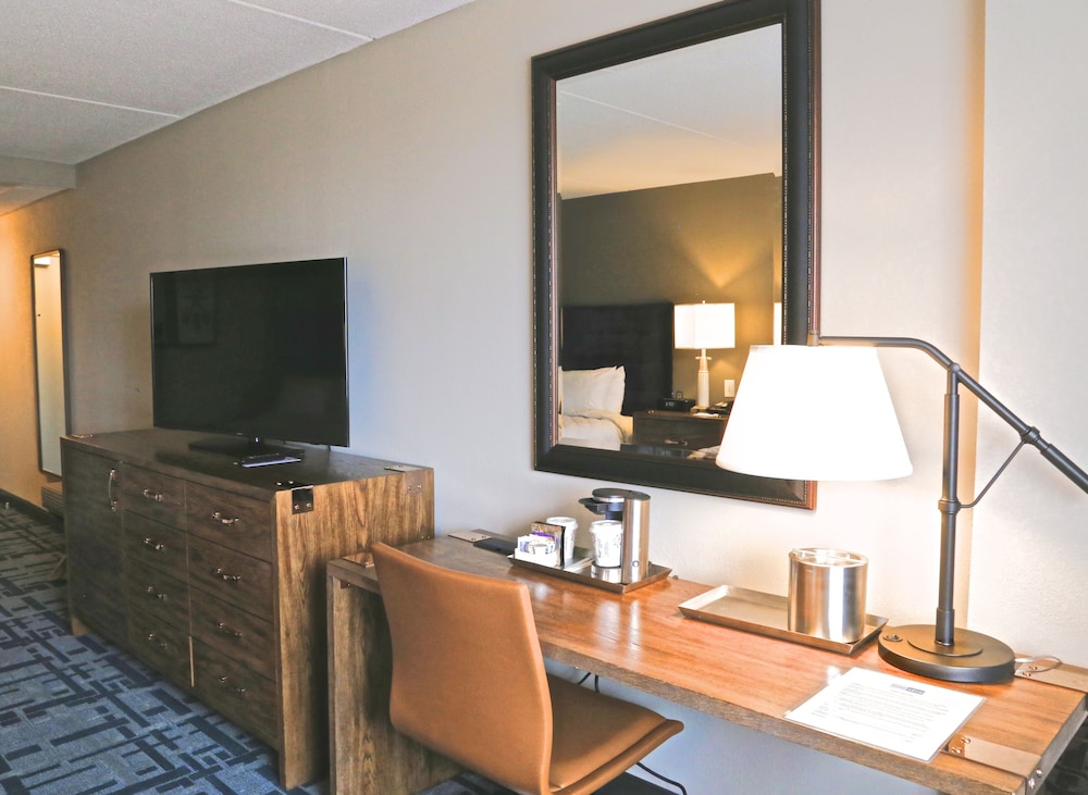 Hotel 1620 Plymouth Harbor 57/65