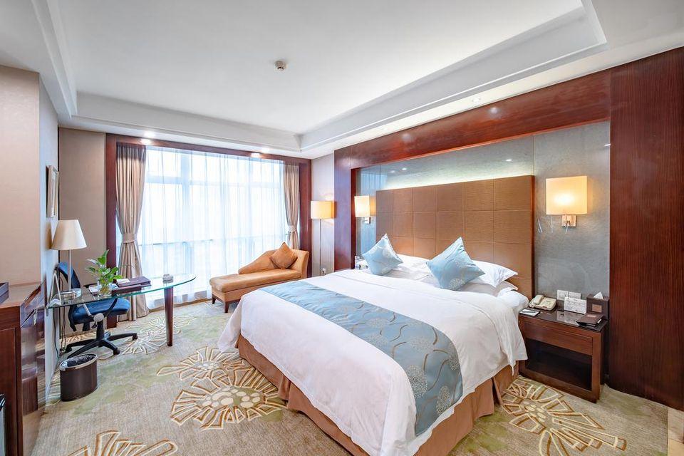 Deluxe, King Bed, Queen Bed