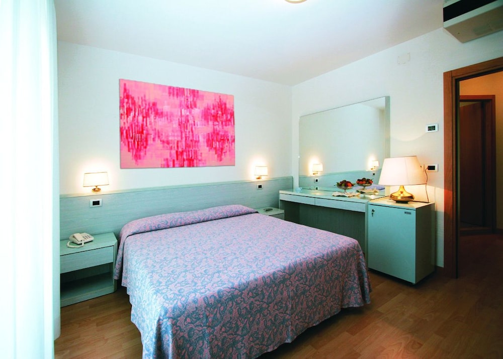 HOTEL MERIDIANUS 17/50