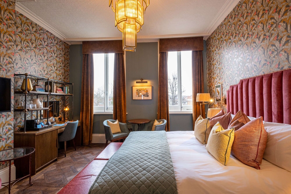 The Park Hotel Park Road 9/37