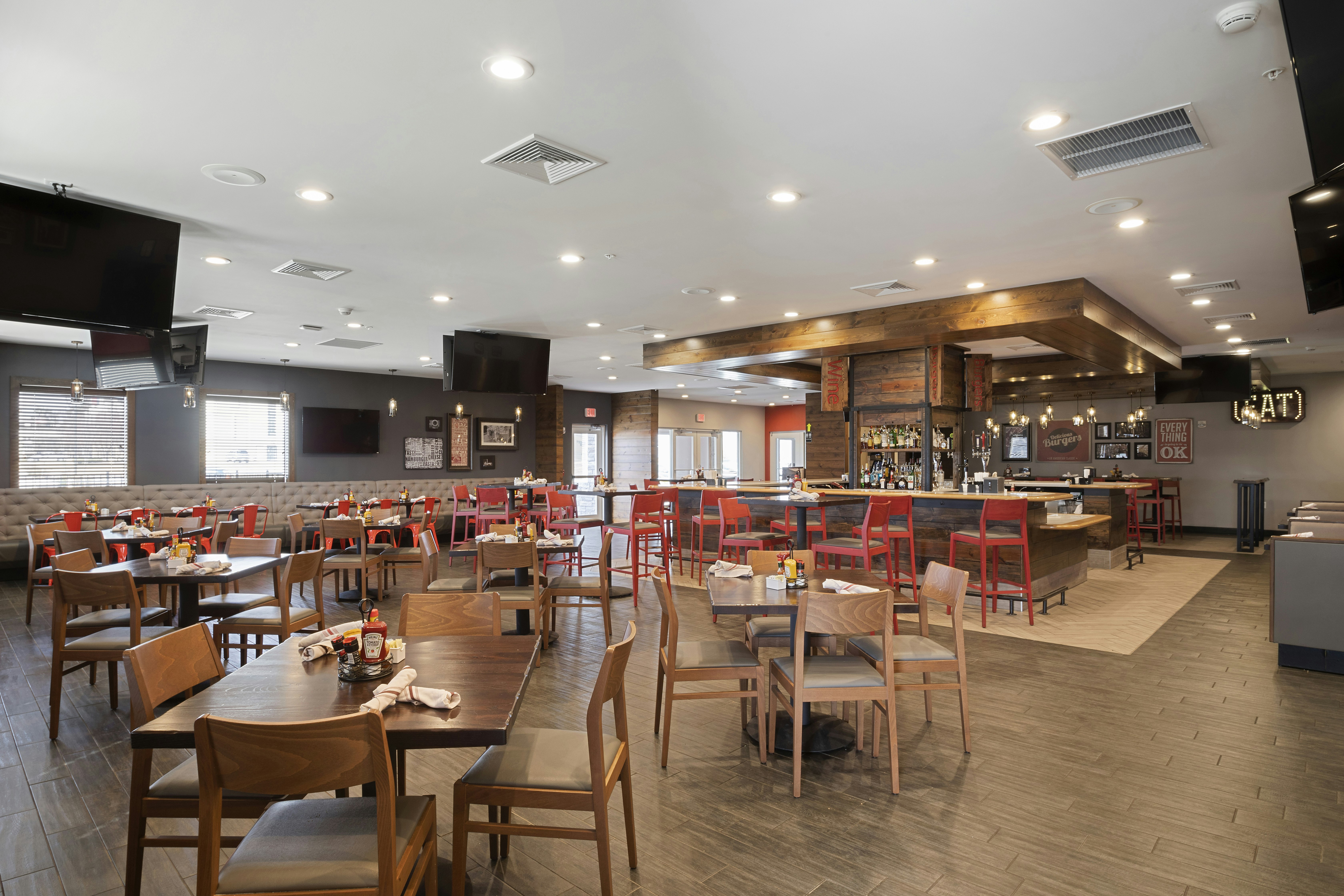 Holiday Inn Hotel Suites Decatur 50/69