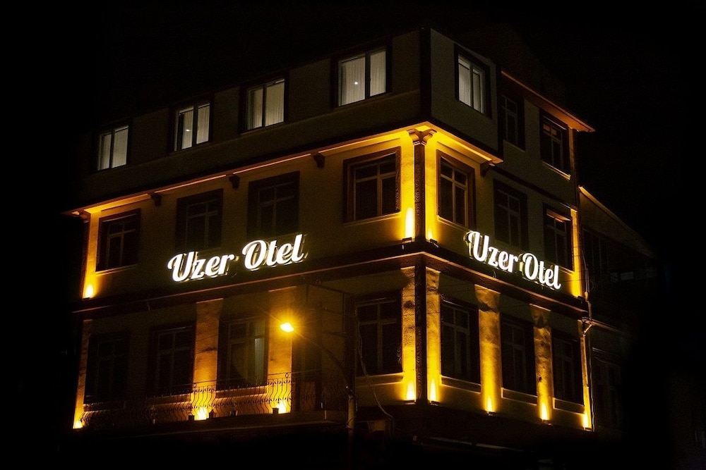 Uzer Otel 1/18