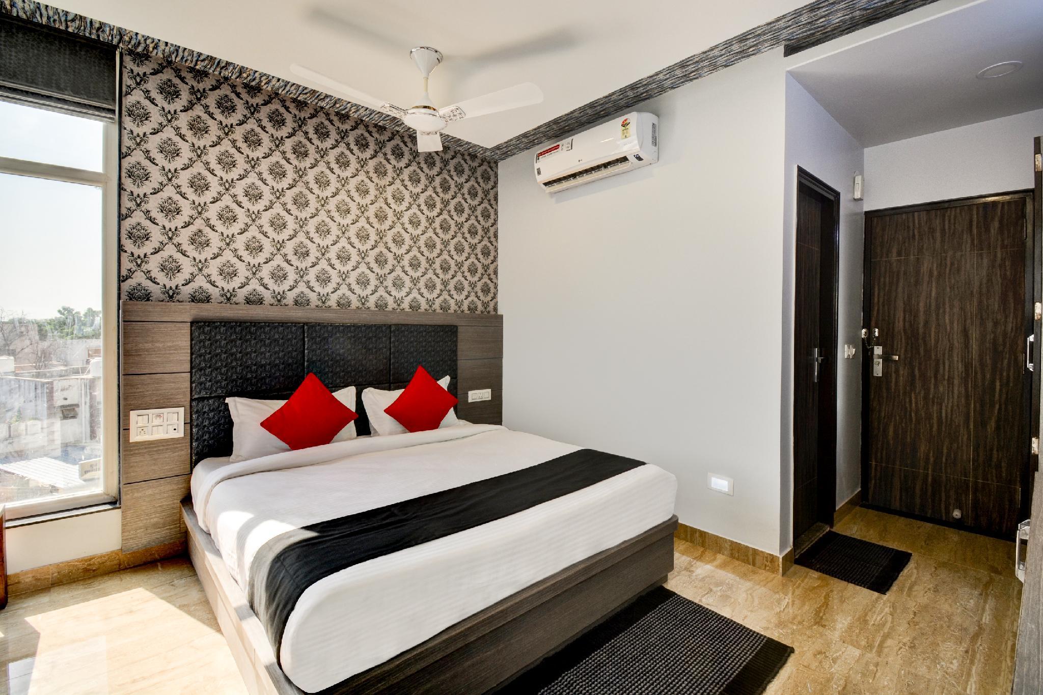Capital O 22318 Htl Grand Anshul 14/21