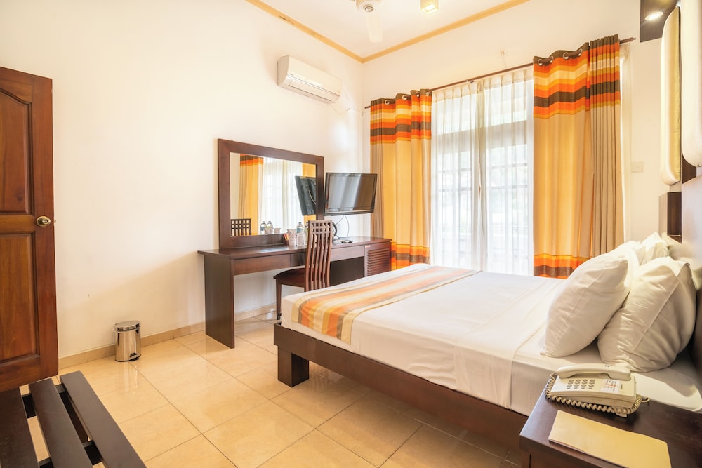 Oak Ray Serene Garden Hotel 17/64
