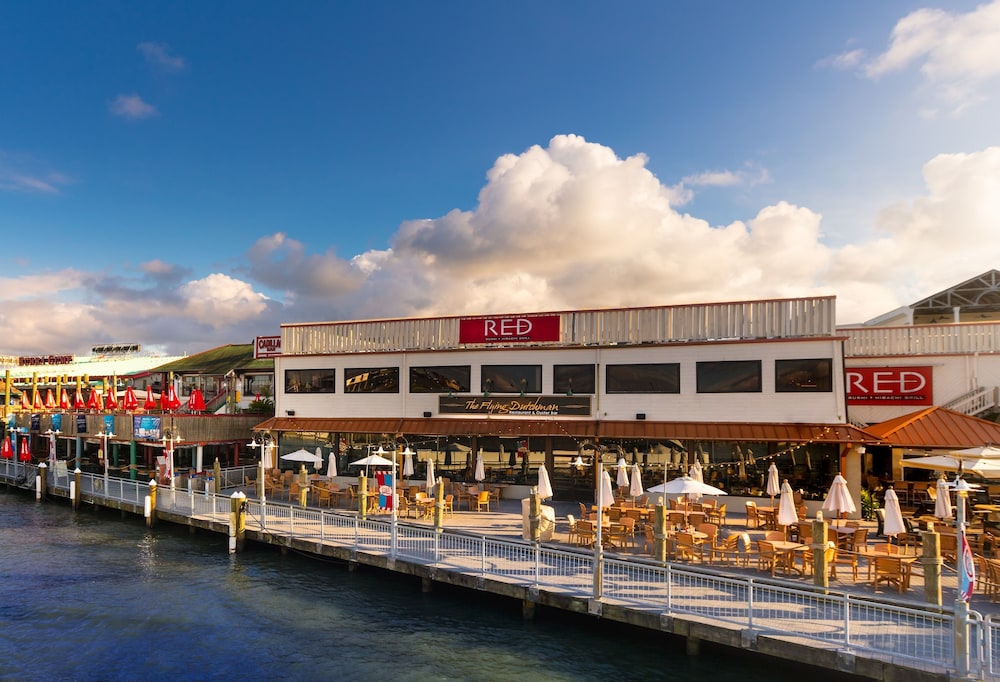 Kemah Boardwalk Inn 44/50