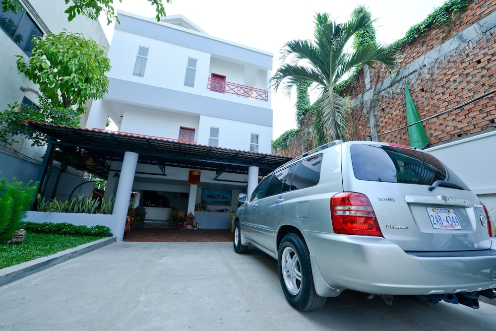 Mowin Boutique Hotel & Residence 47/53