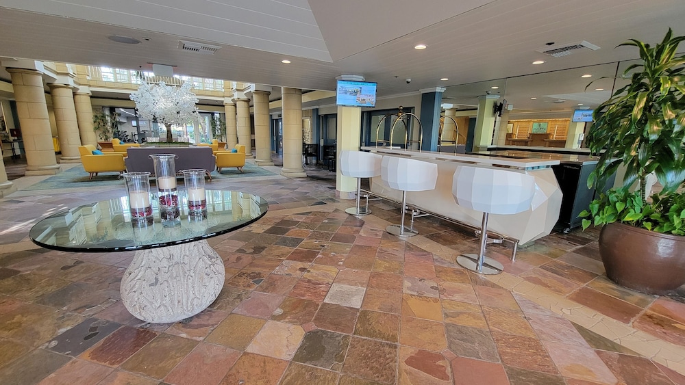 Atrium Hotel at Orange County Airport 23/61