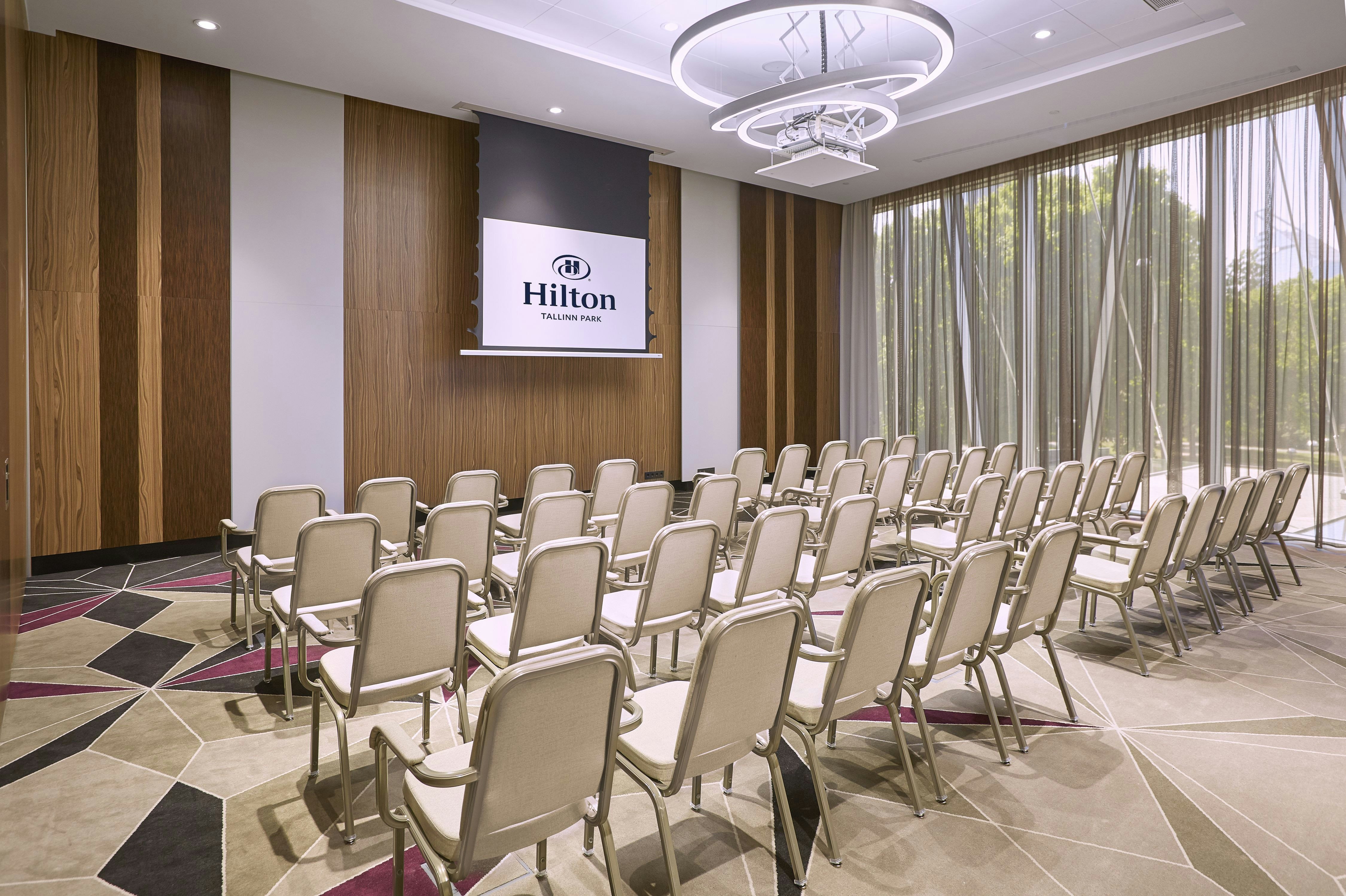 Hilton Tallinn Park 75/85