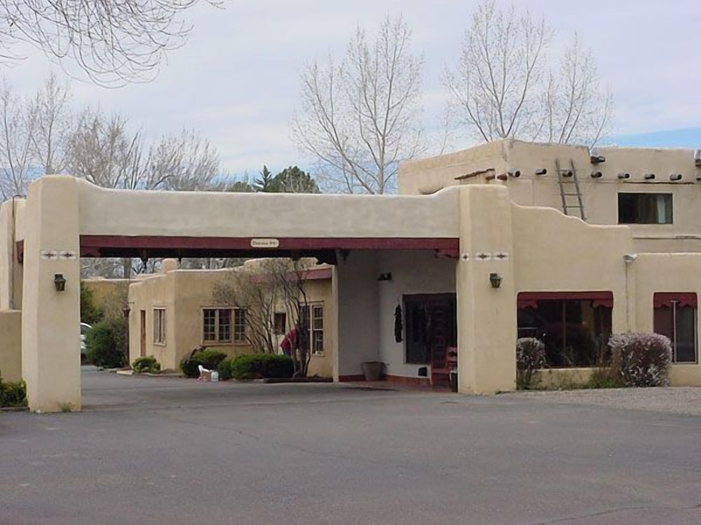 El Pueblo Lodge 6/71