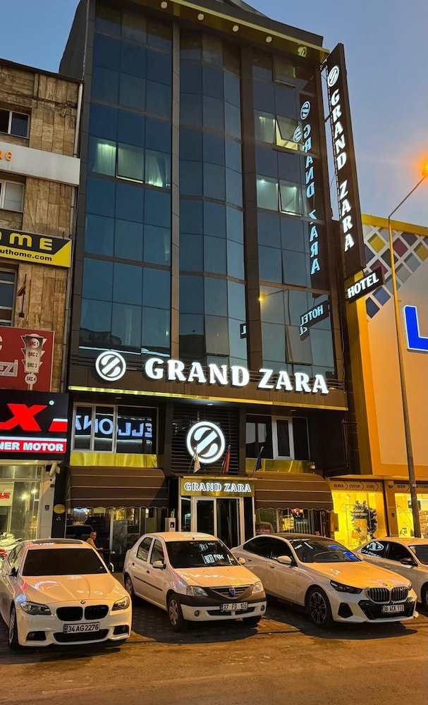 Grand Zara Hotel 1/49