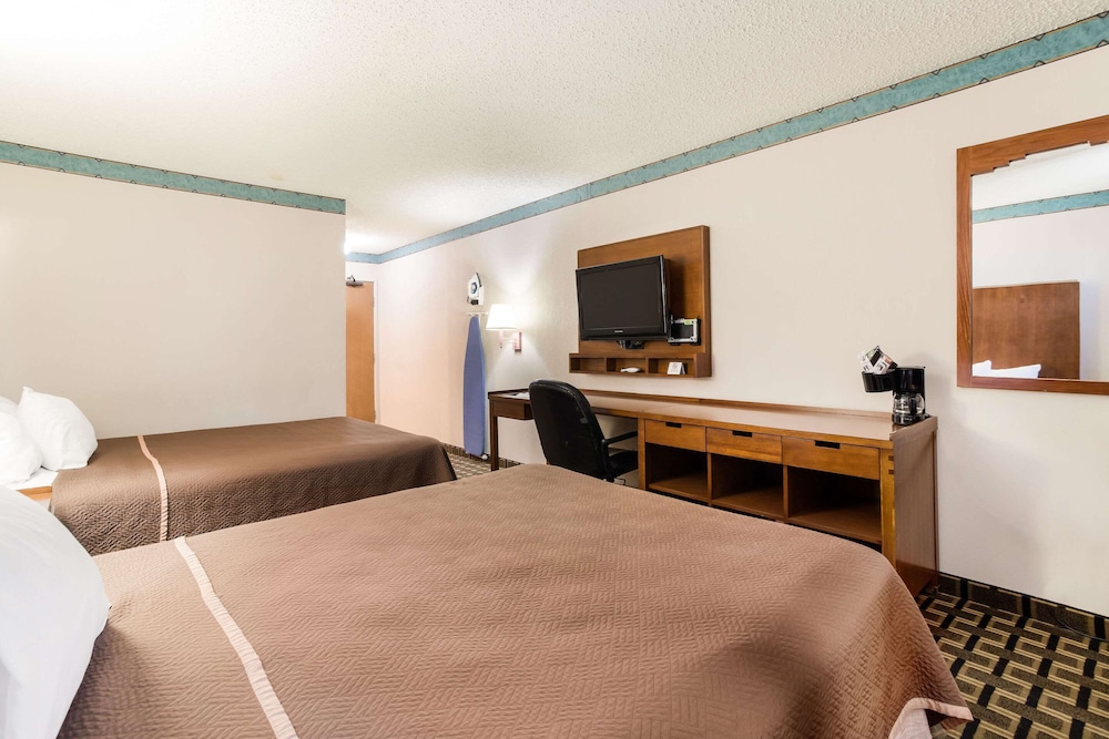 Rodeway Inn Gallup West NM 11/41