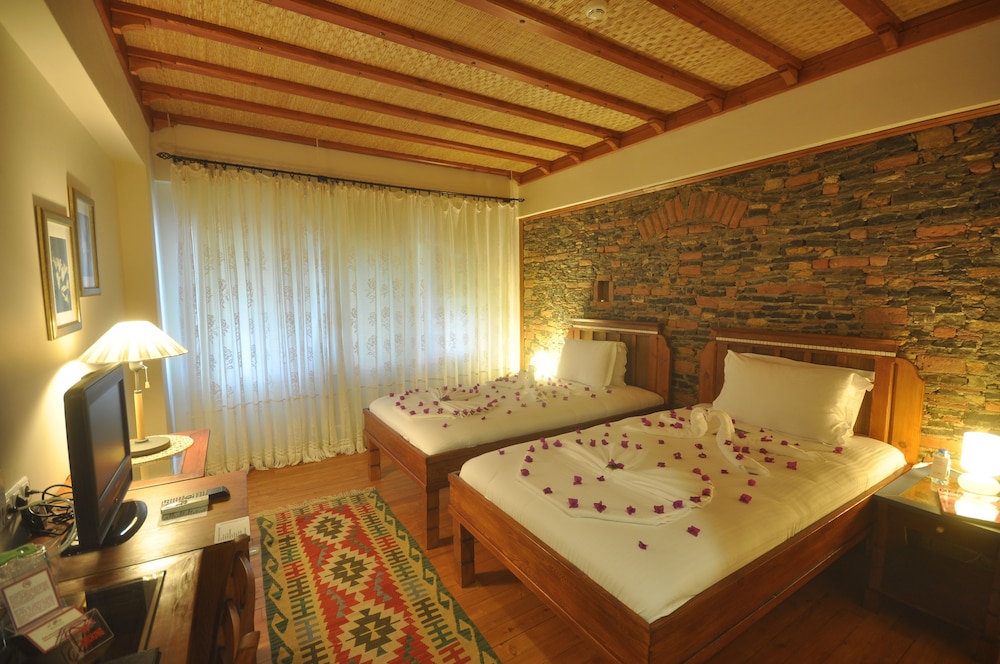El Vino Hotel Suites 7/50