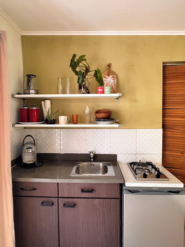 Tropical Breeze Apartments 10/49