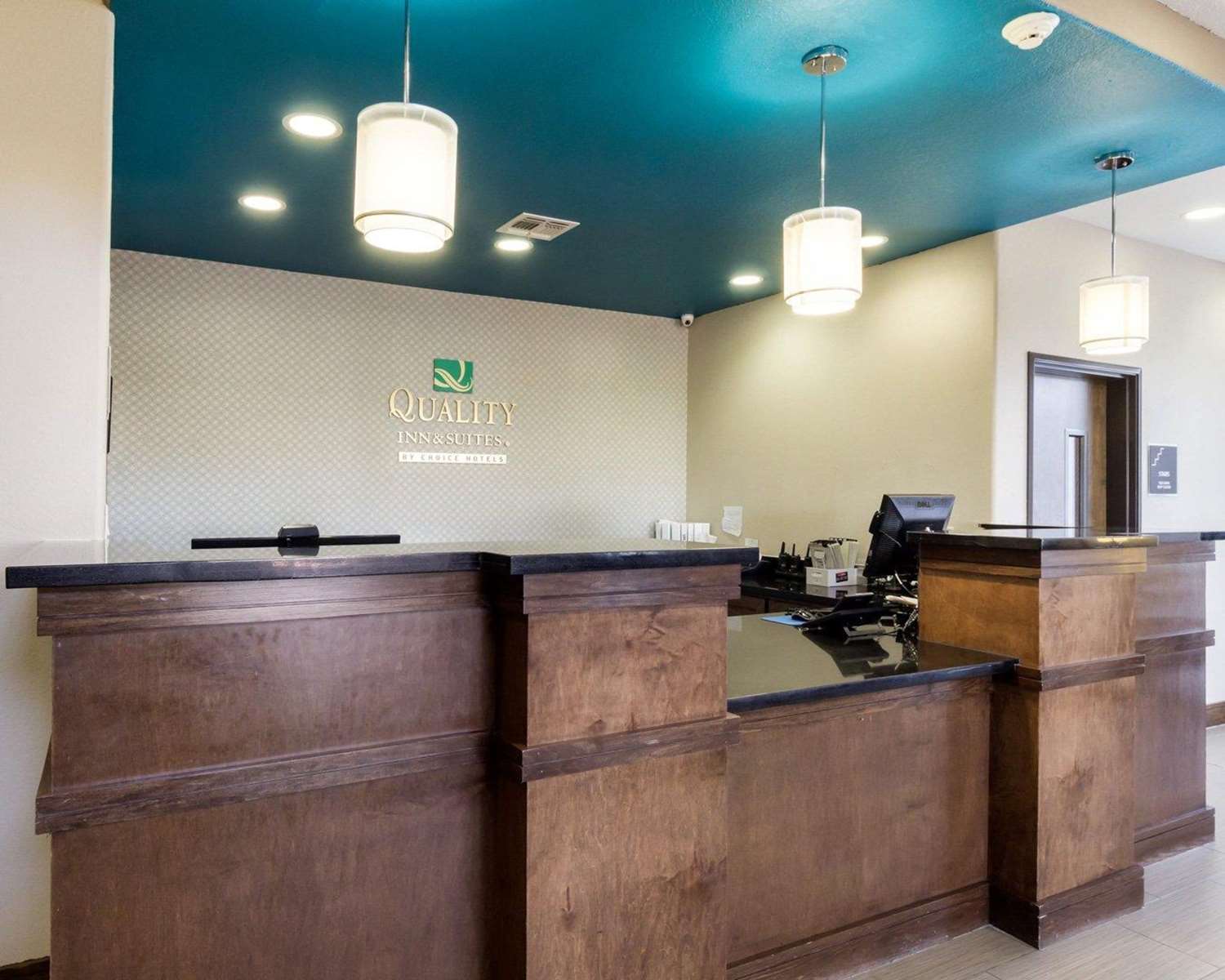 Quality Inn and Suites Victoria East 5/38