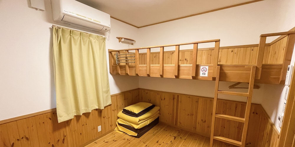 Lodge Orange Cabin 37/63