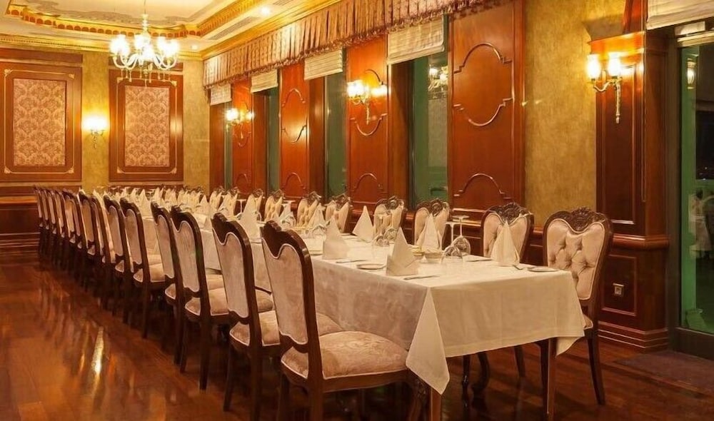 MEYRA PALACE 52/69