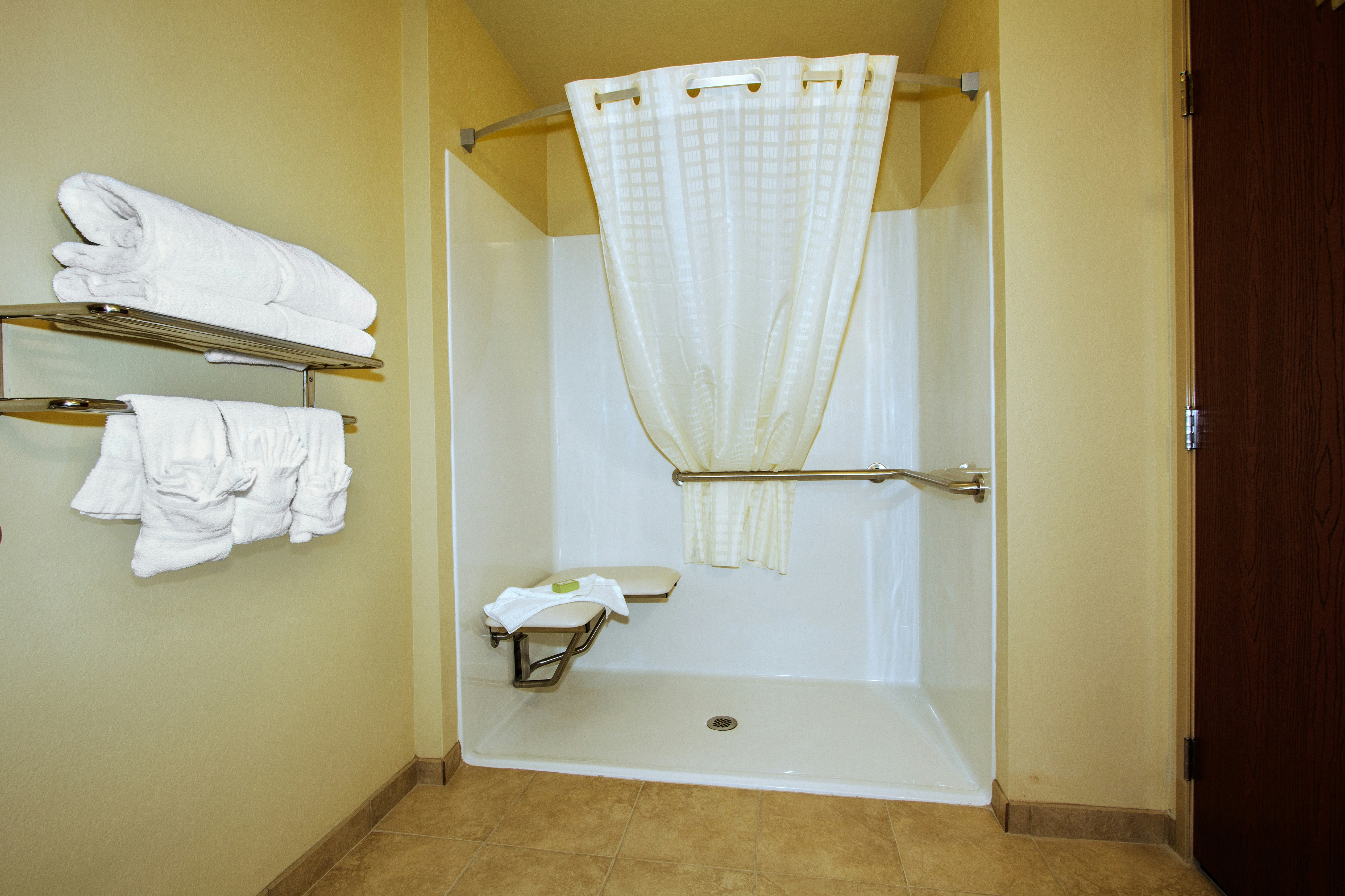 Cobblestone Inn Suites Corry Pa 69/70