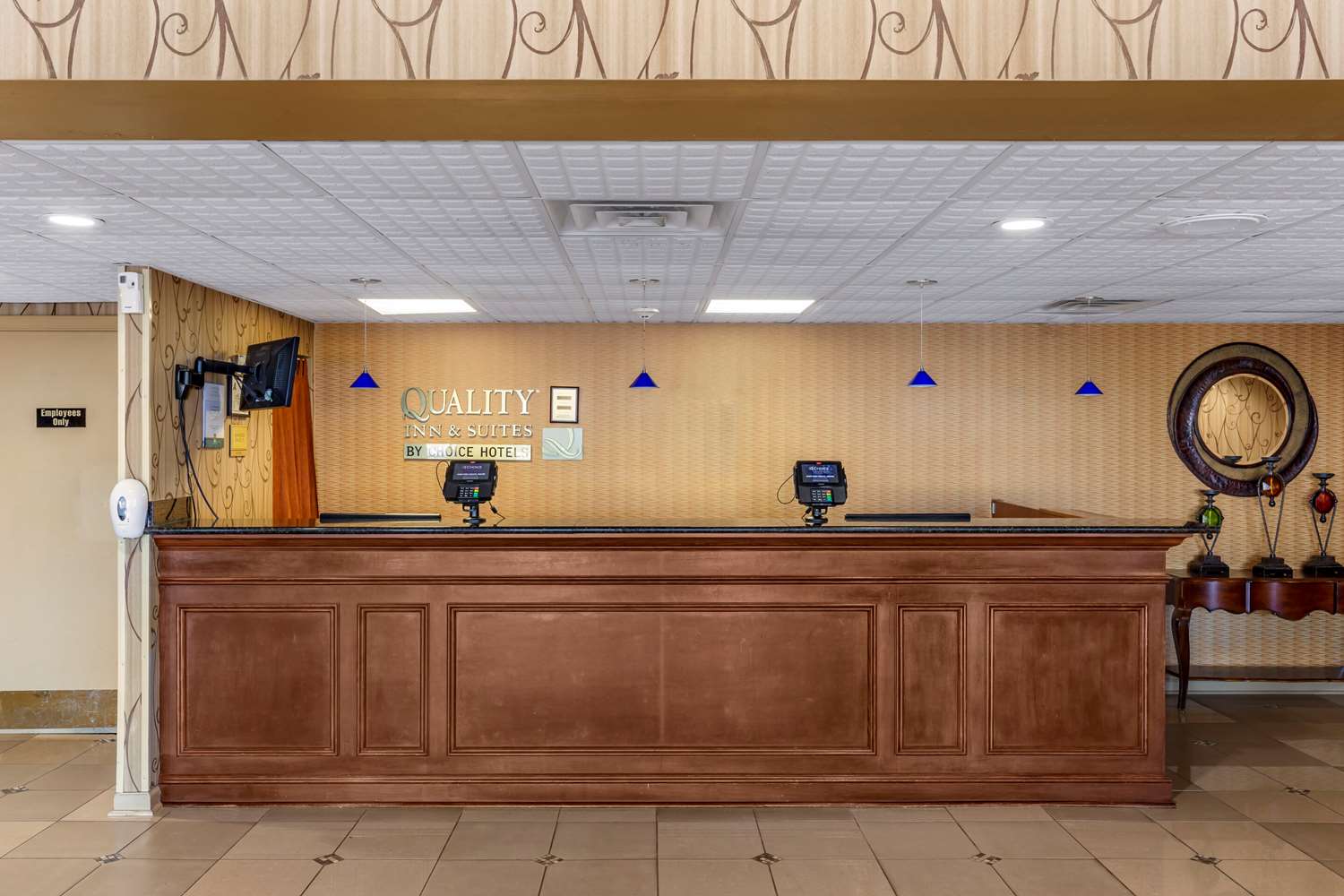 Quality Inn and Suites Greensboro High Point photo4
