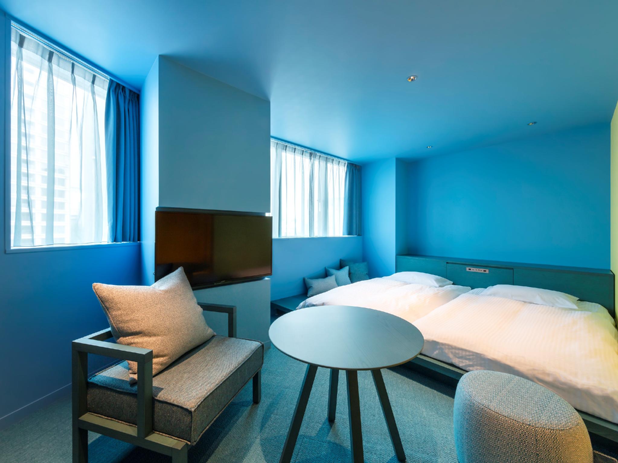 Light Blue, Standard, Triple, Night View