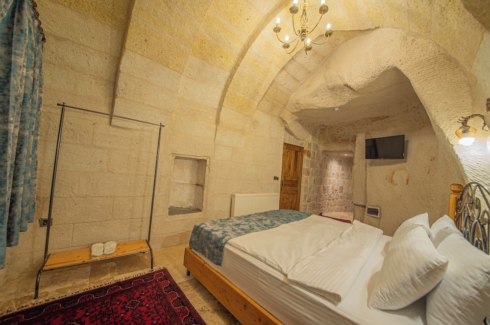 Chelebi Cave House 15/98