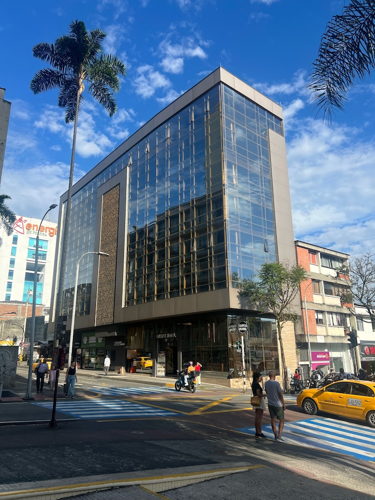 Giluxe Hotel Pereira 2/36