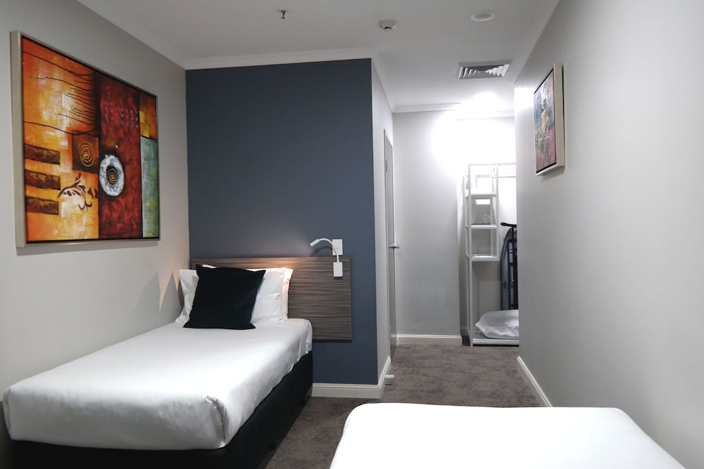 28 Hotel Sydney 25/36