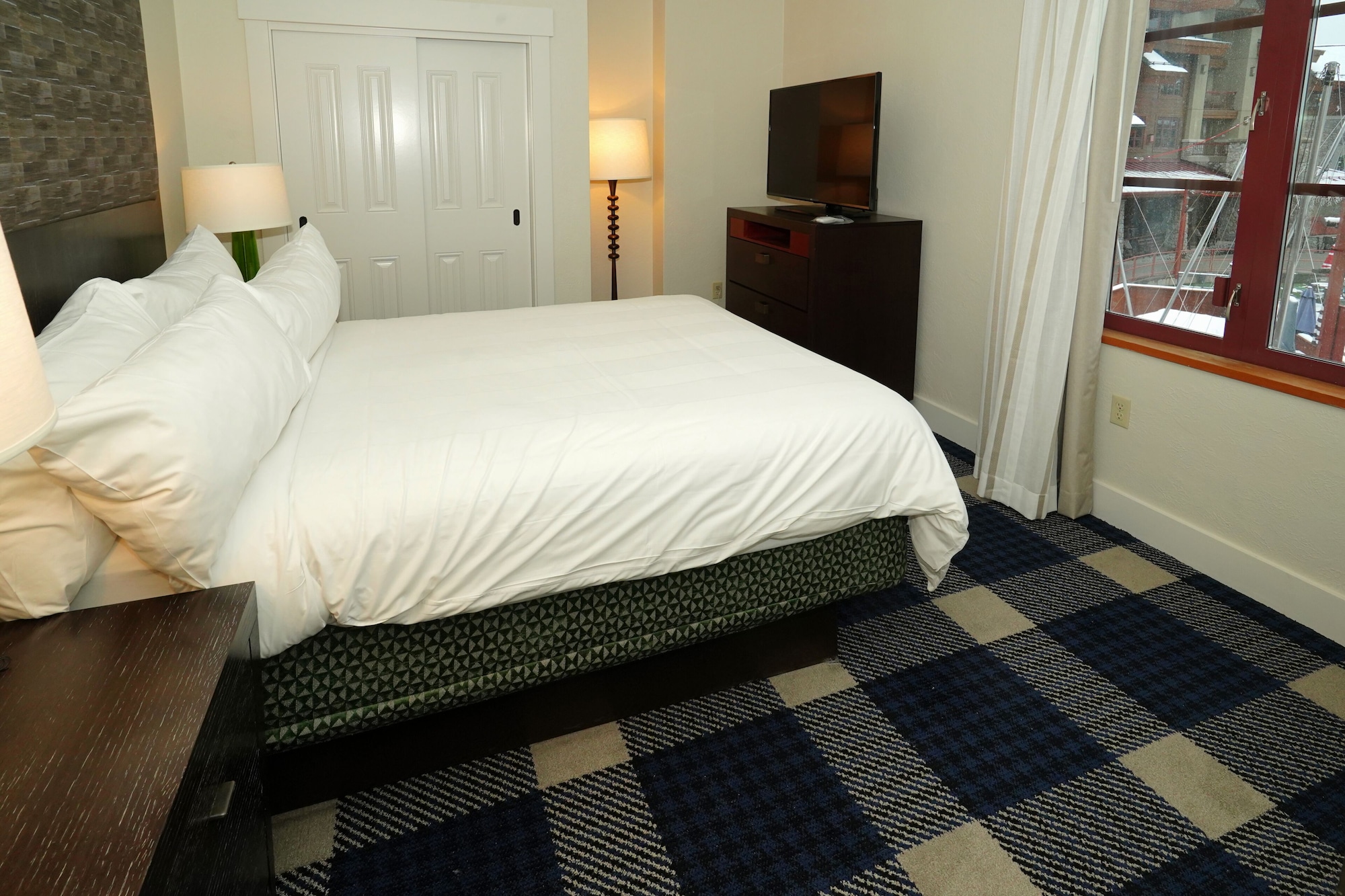 1 BEDROOM, VILLA, KITCHEN, SMALL