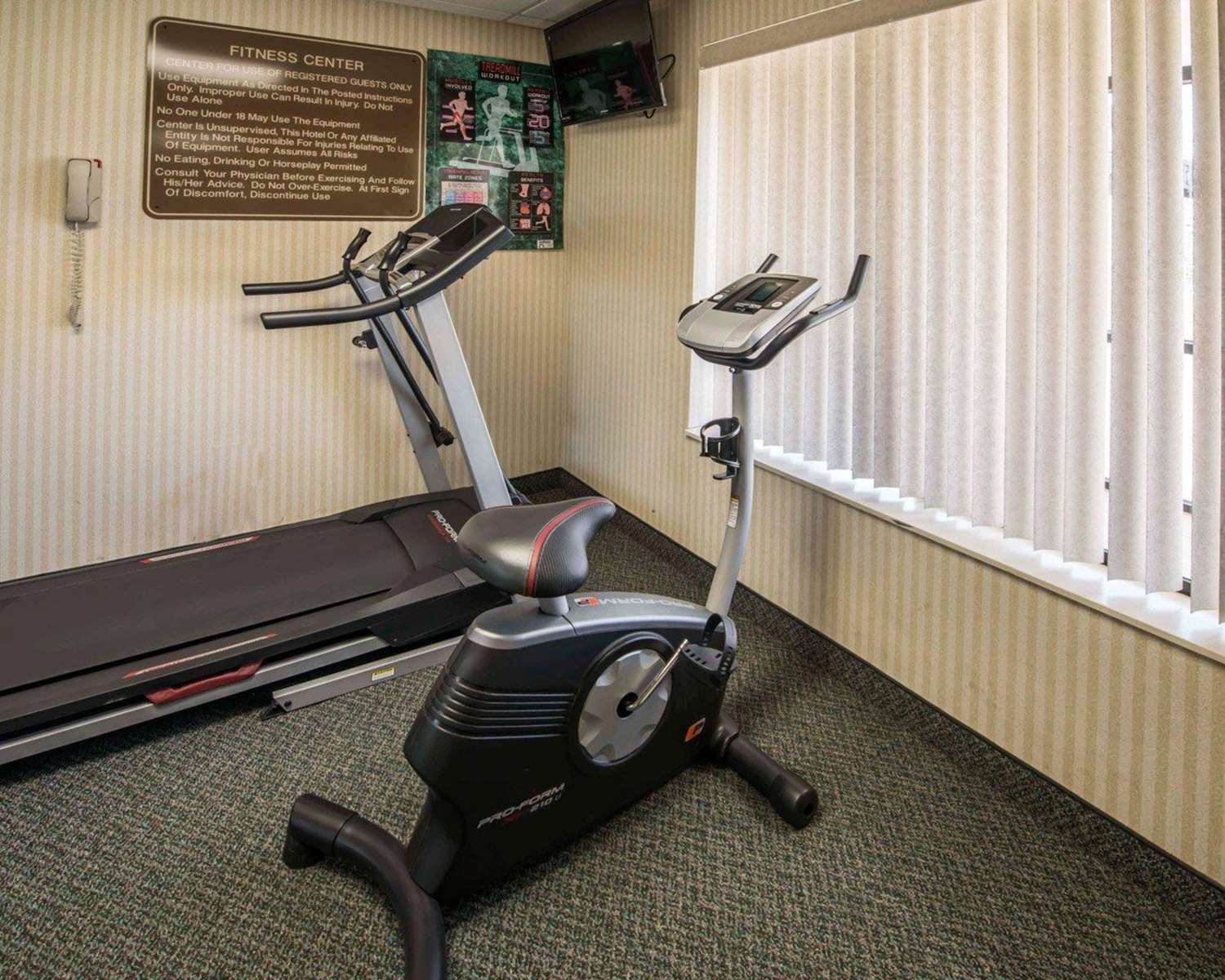 Comfort Inn & Suites Morganton South 25/33