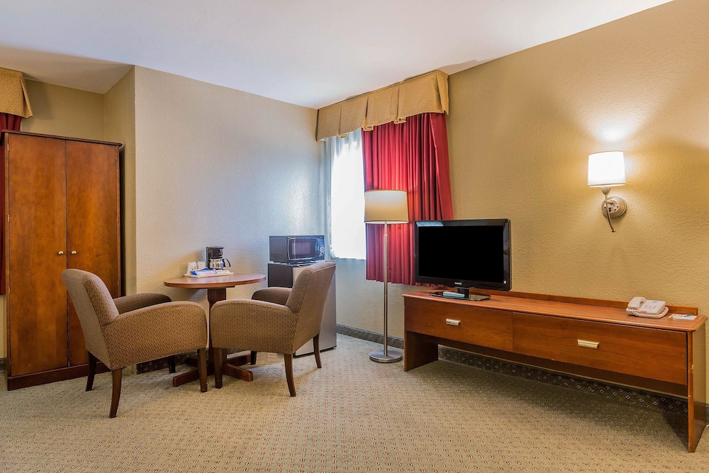 Quality Inn Hyde Park Poughkeepsie North 40/40